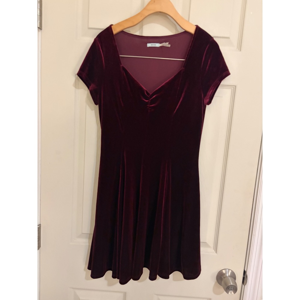 Kimchi Blue Burgundy Velvet Mini Dress Sweetheart Skater Fit Flare Wine Red M - Picture 2 of 8